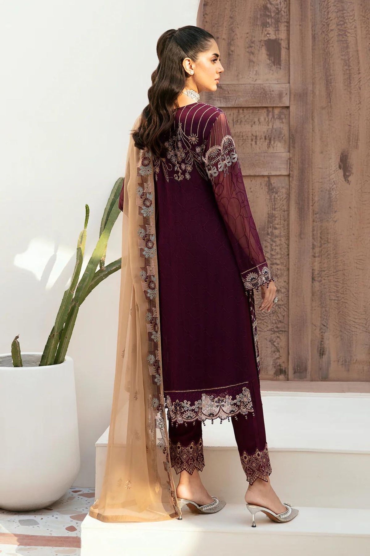 guest outfits to attend pakistani wedding