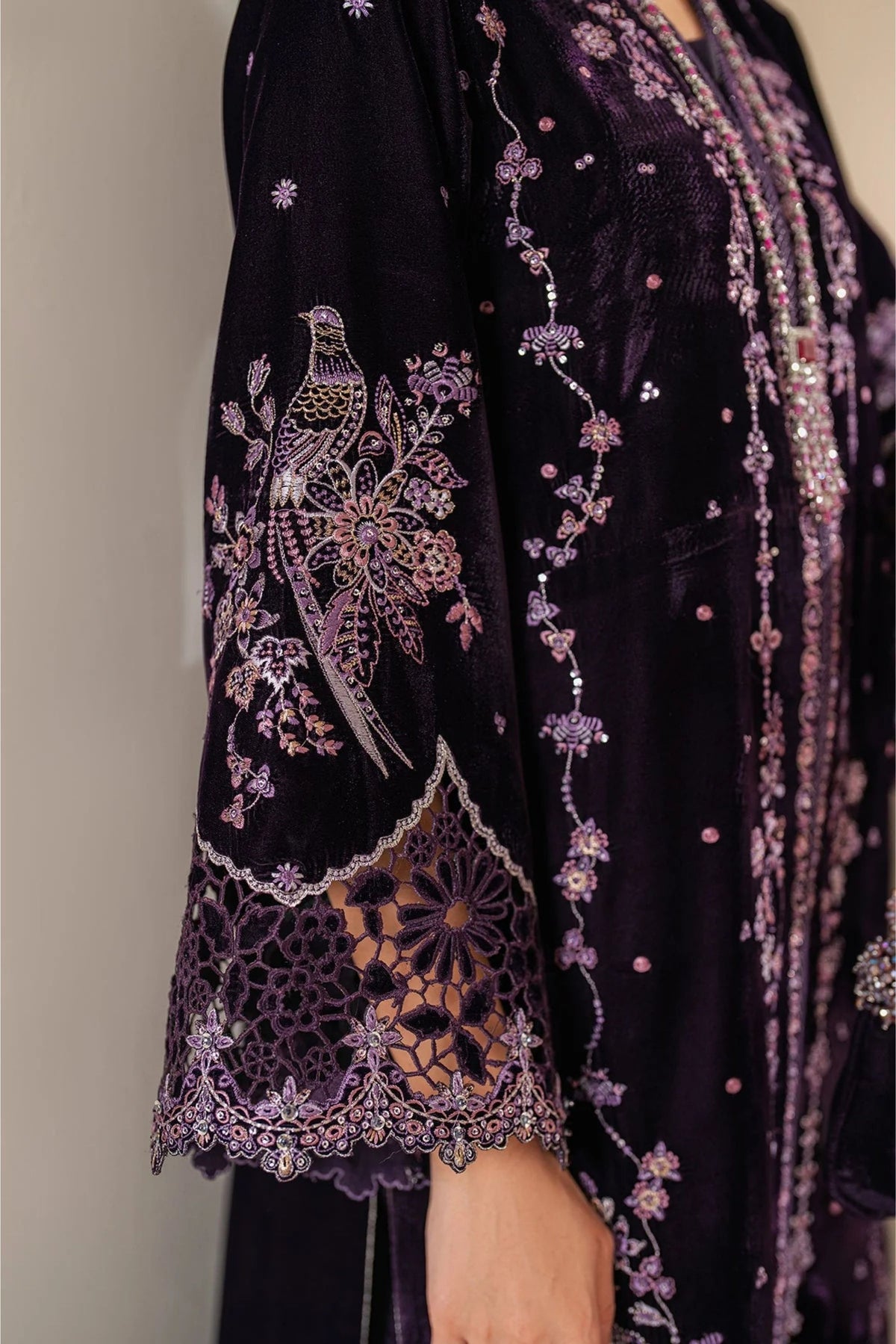 Pakistani Velvet Outfits Online