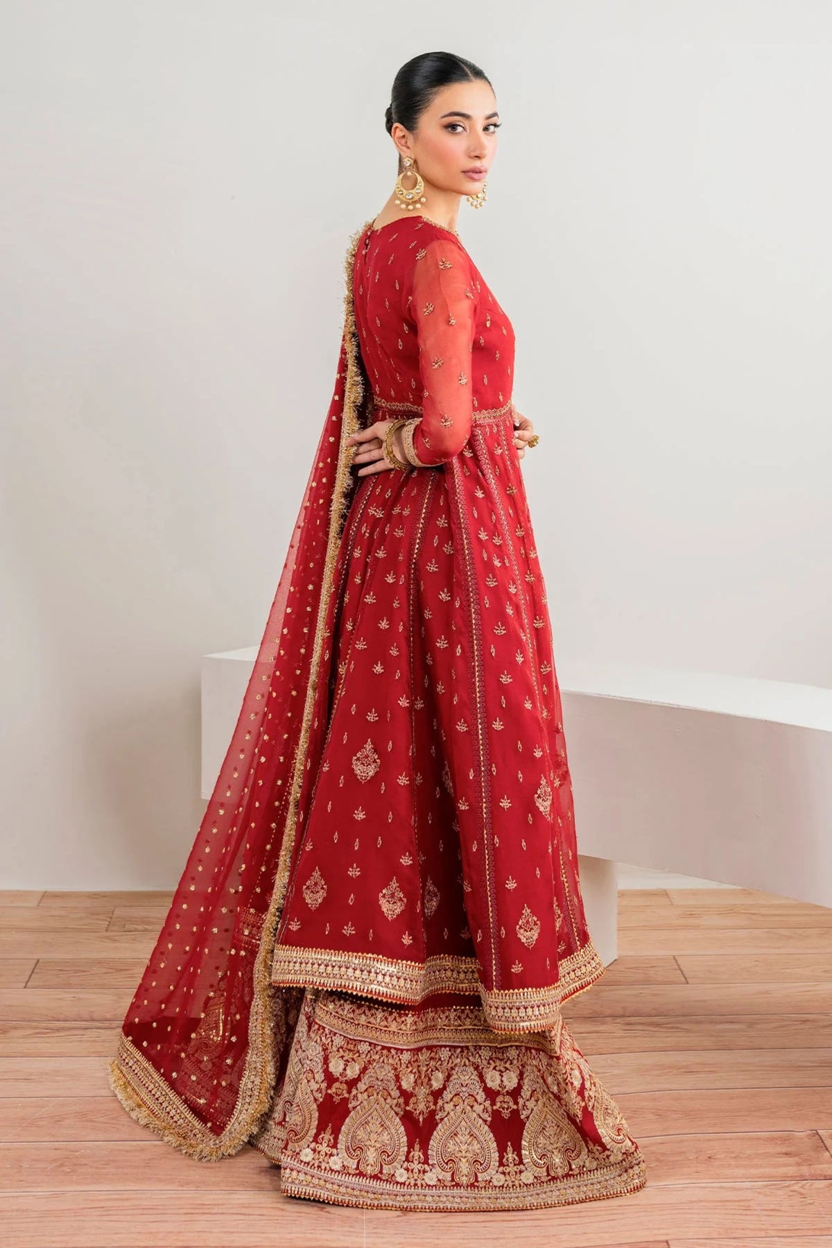 Traditional Pakistani Clothing For Women