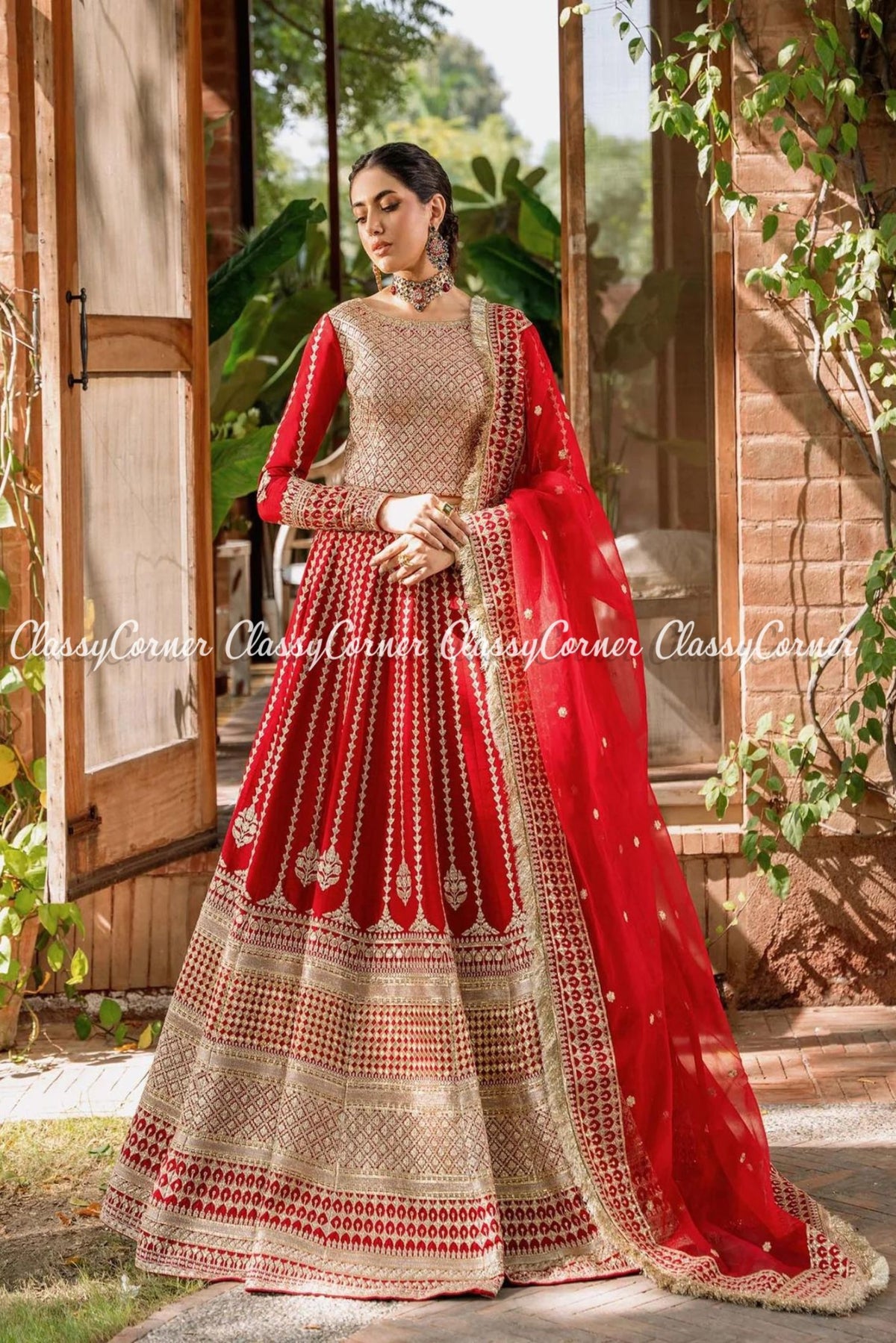 Pakistani wedding costumes for women