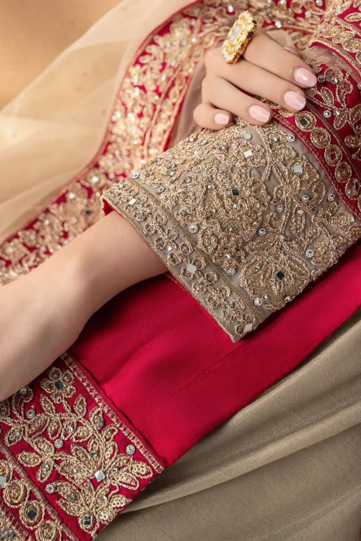 Pakistani Ladies Wedding Outfits