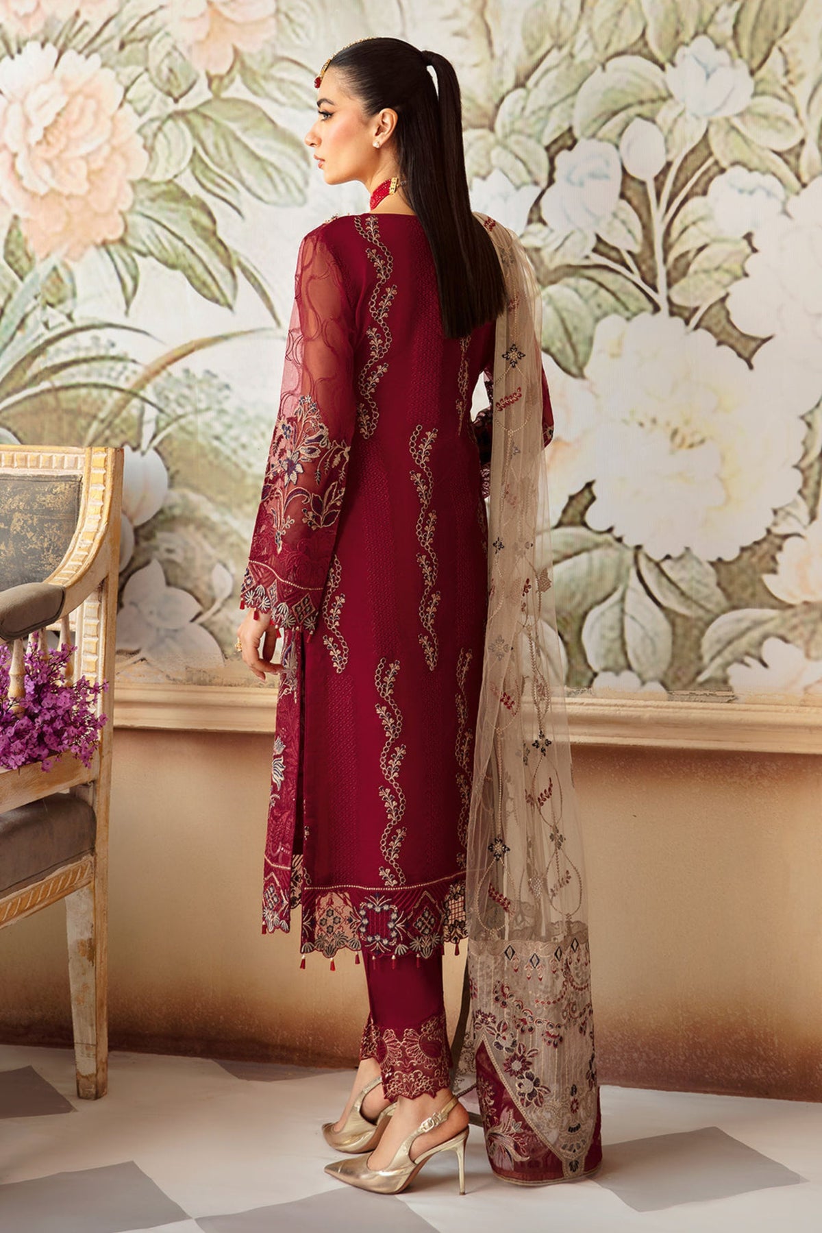 Pakistani Ladies Wedding Outfits