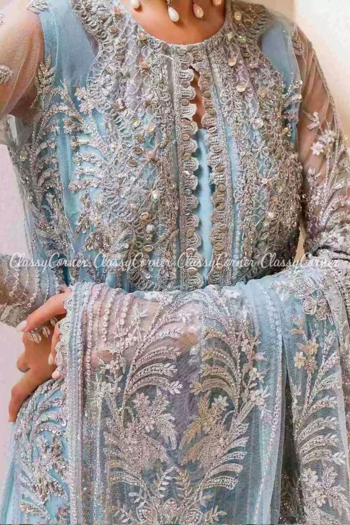 pakistani ladies wedding outfits