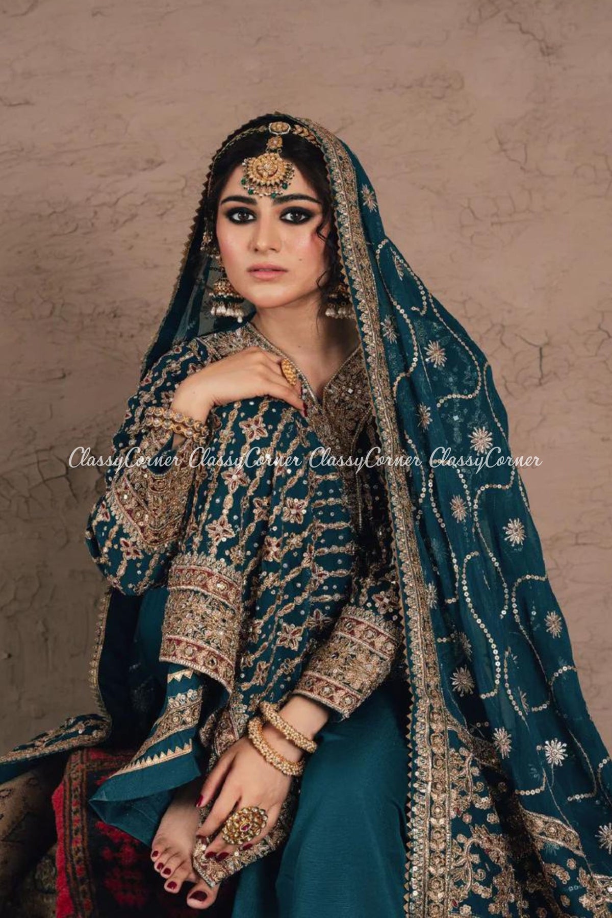 traditional pakistani wedding clothing