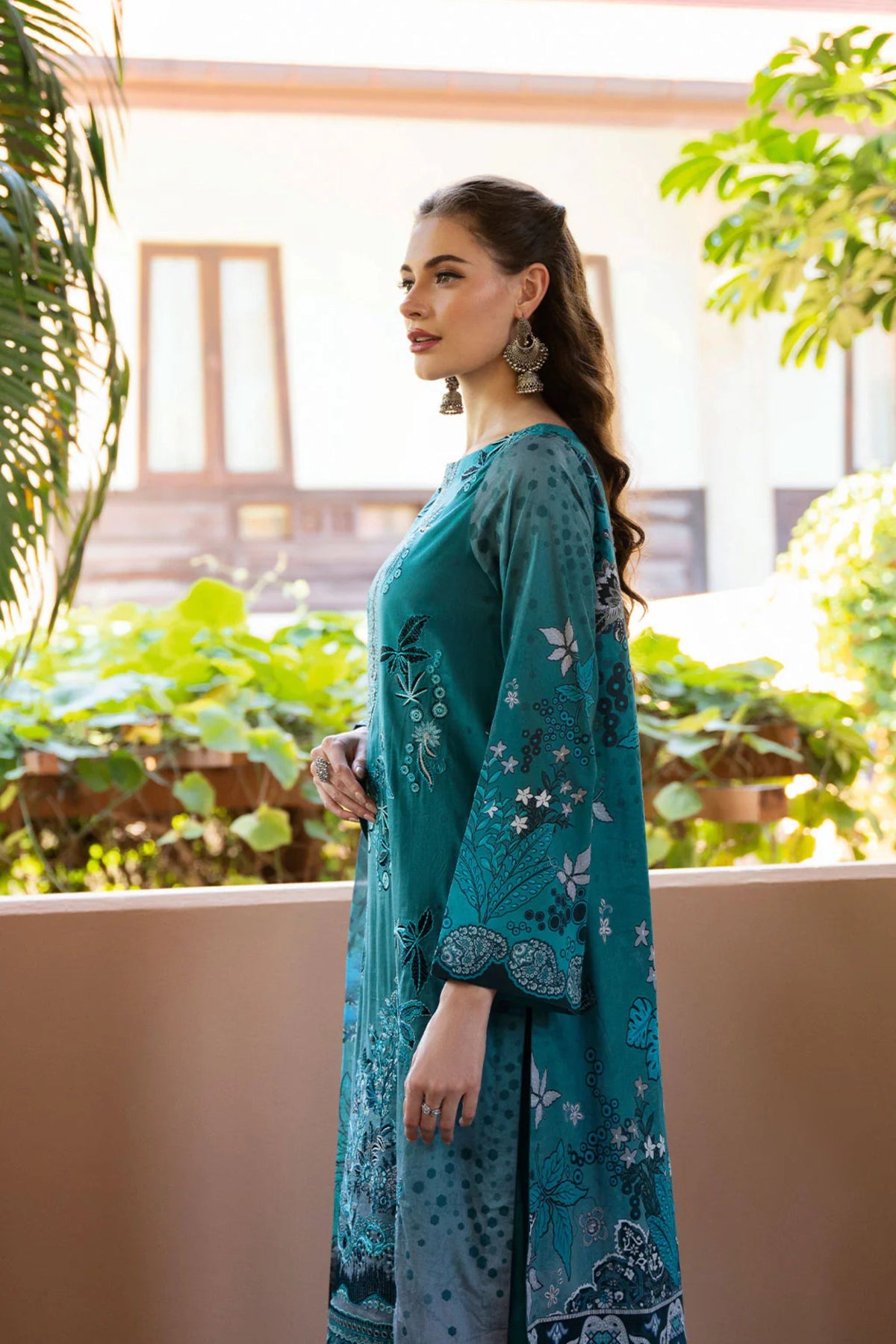 Semi Formal Suits For Pakistani Get Togethers