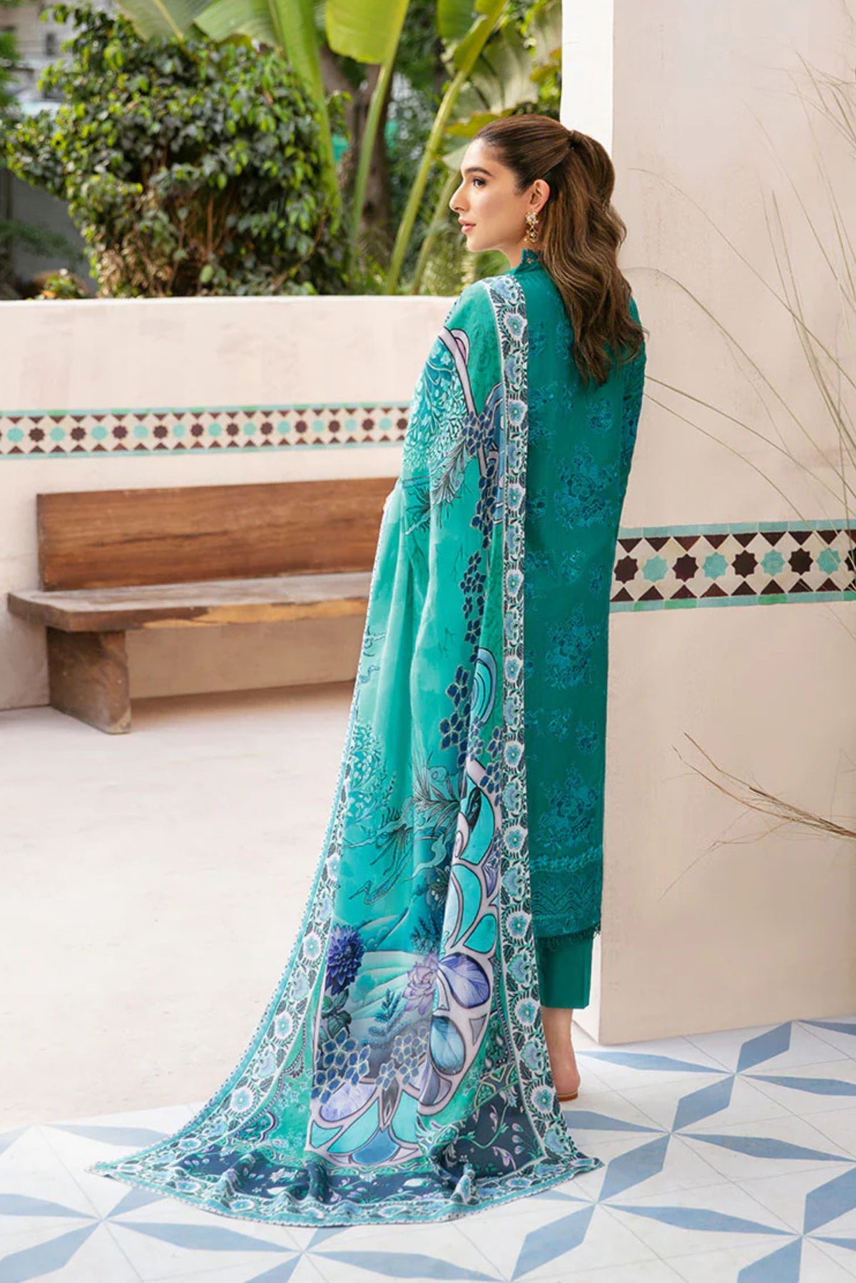 Fancy Suits For Pakistani Get Together