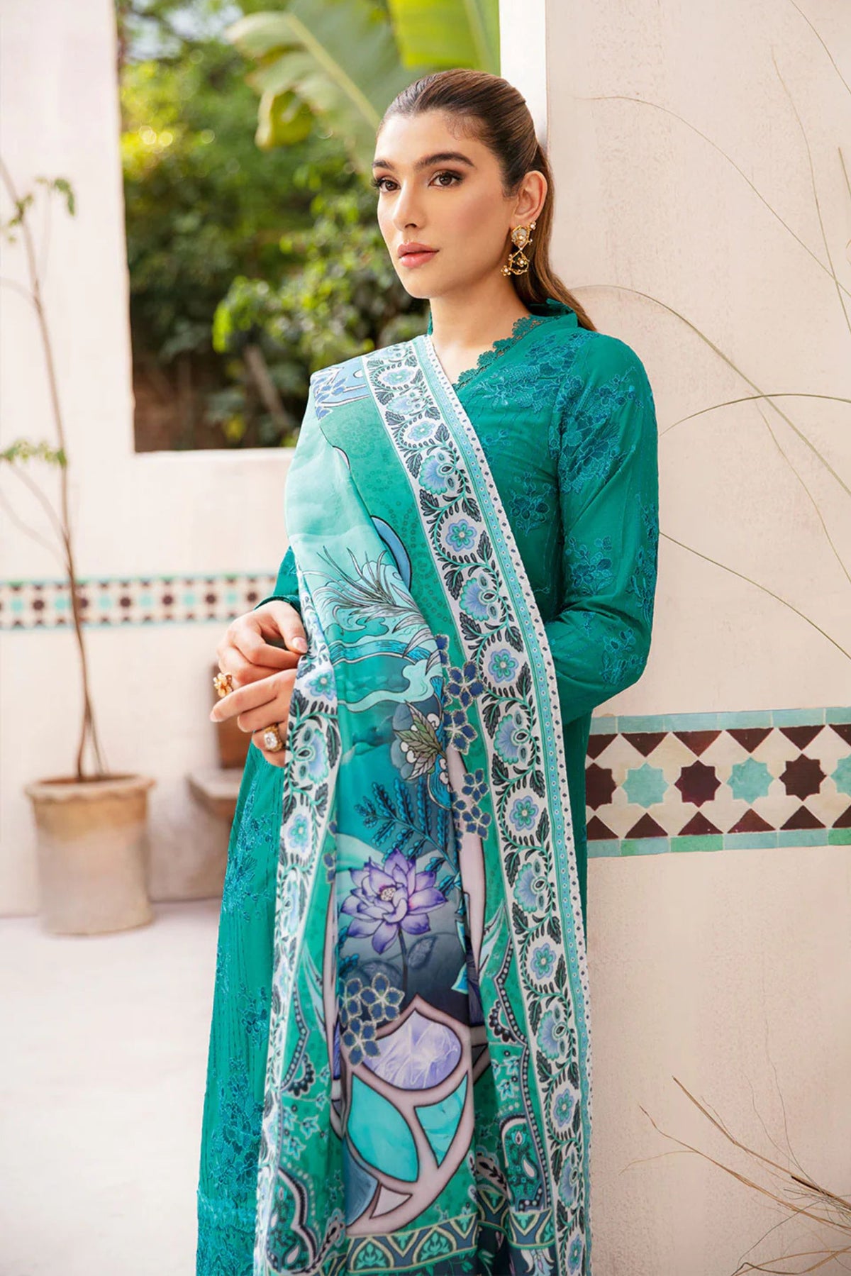 Fancy Suits For Pakistani Get Together
