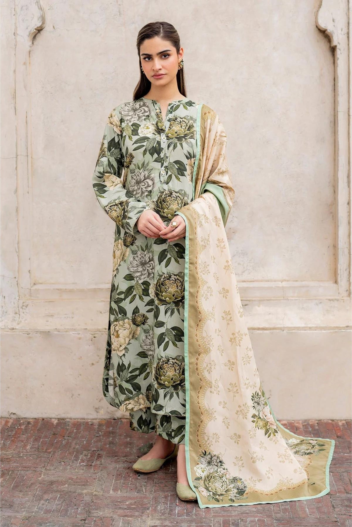 Pakistani Semi Formal Salwar Kameez