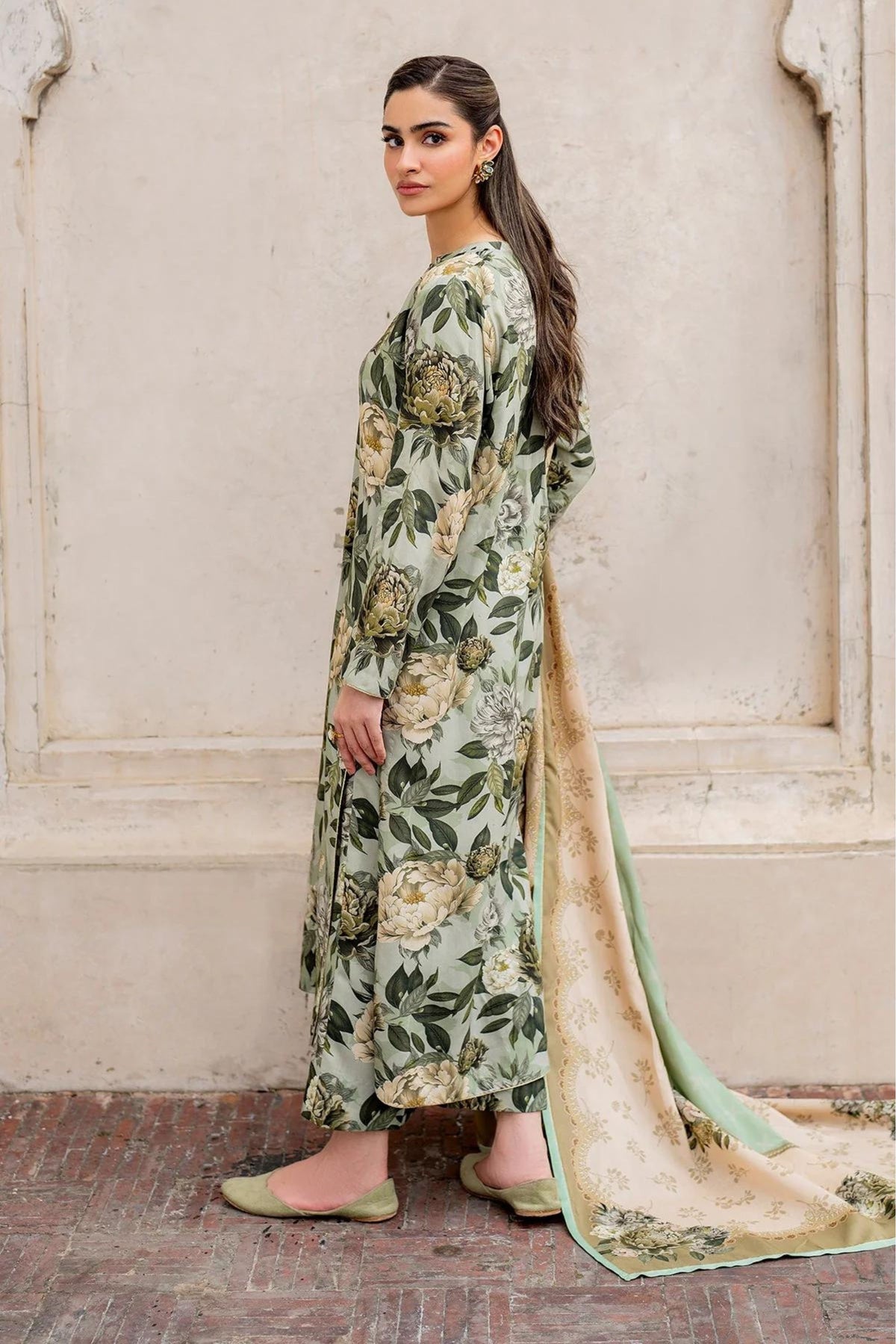 Pakistani Semi Formal Salwar Kameez