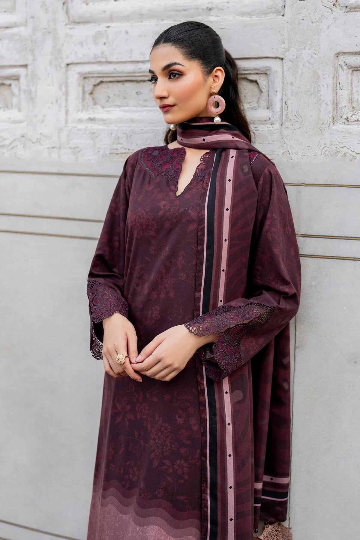 Pakistani Semi Formal Salwar Kameez