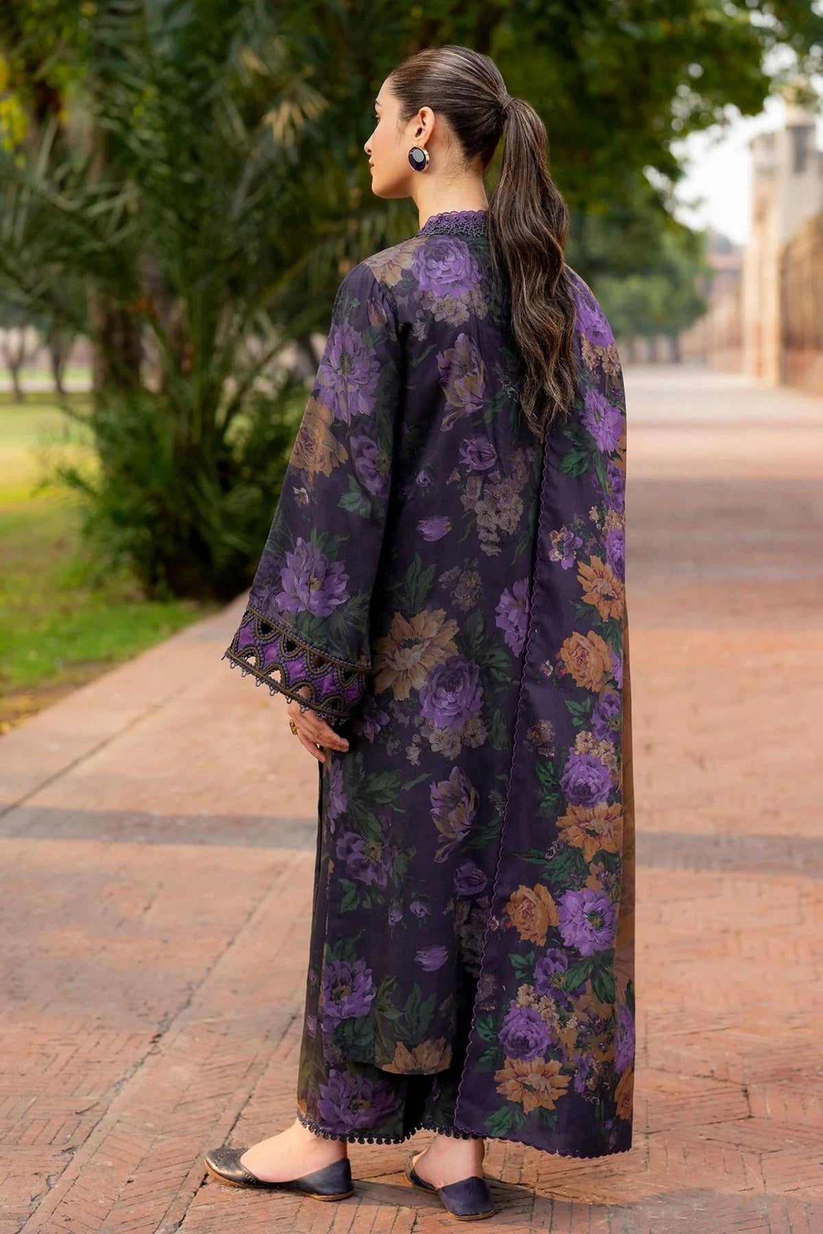 Pakistani Semi Formal Salwar Kameez