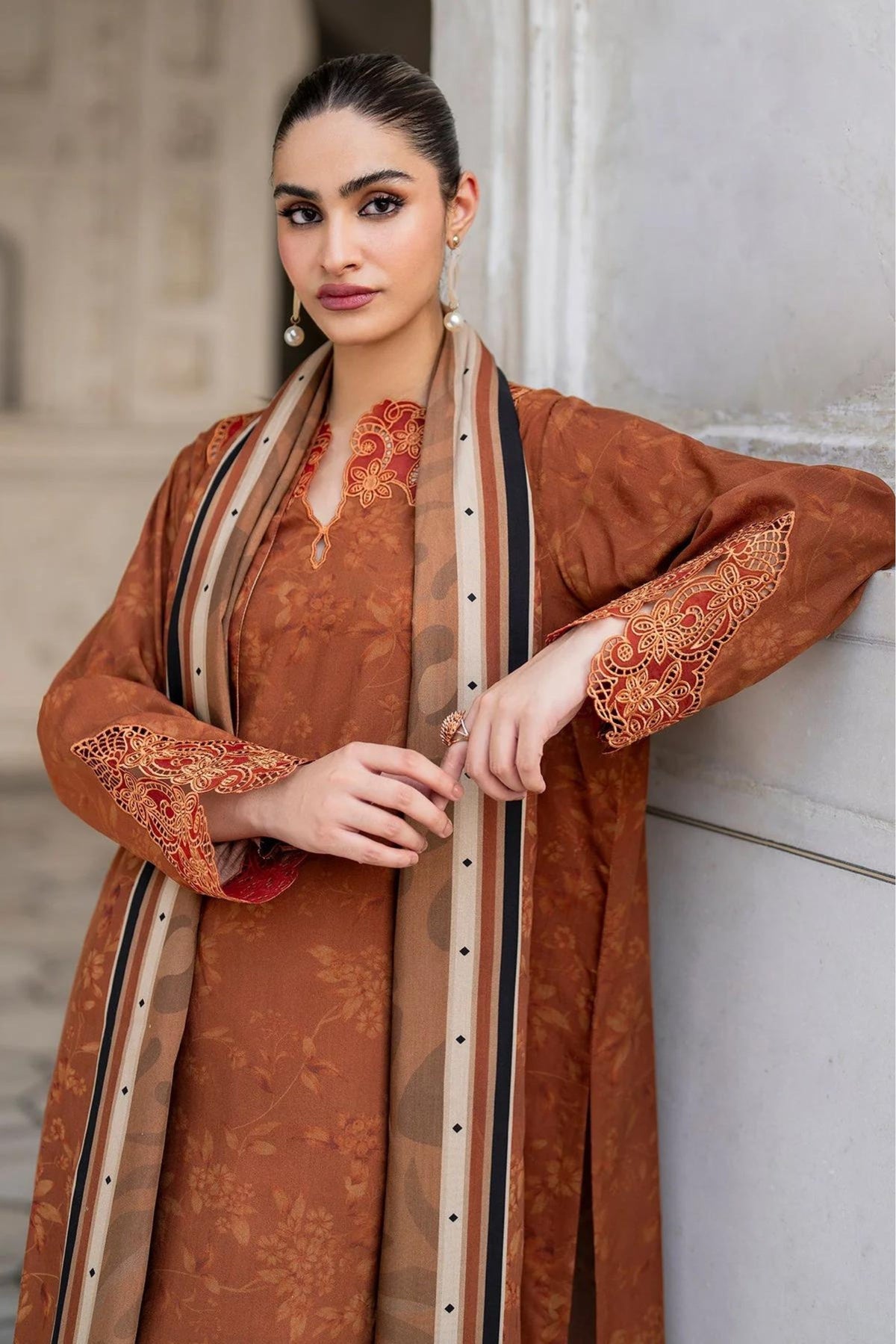 Pakistani Semi Formal Salwar Kameez