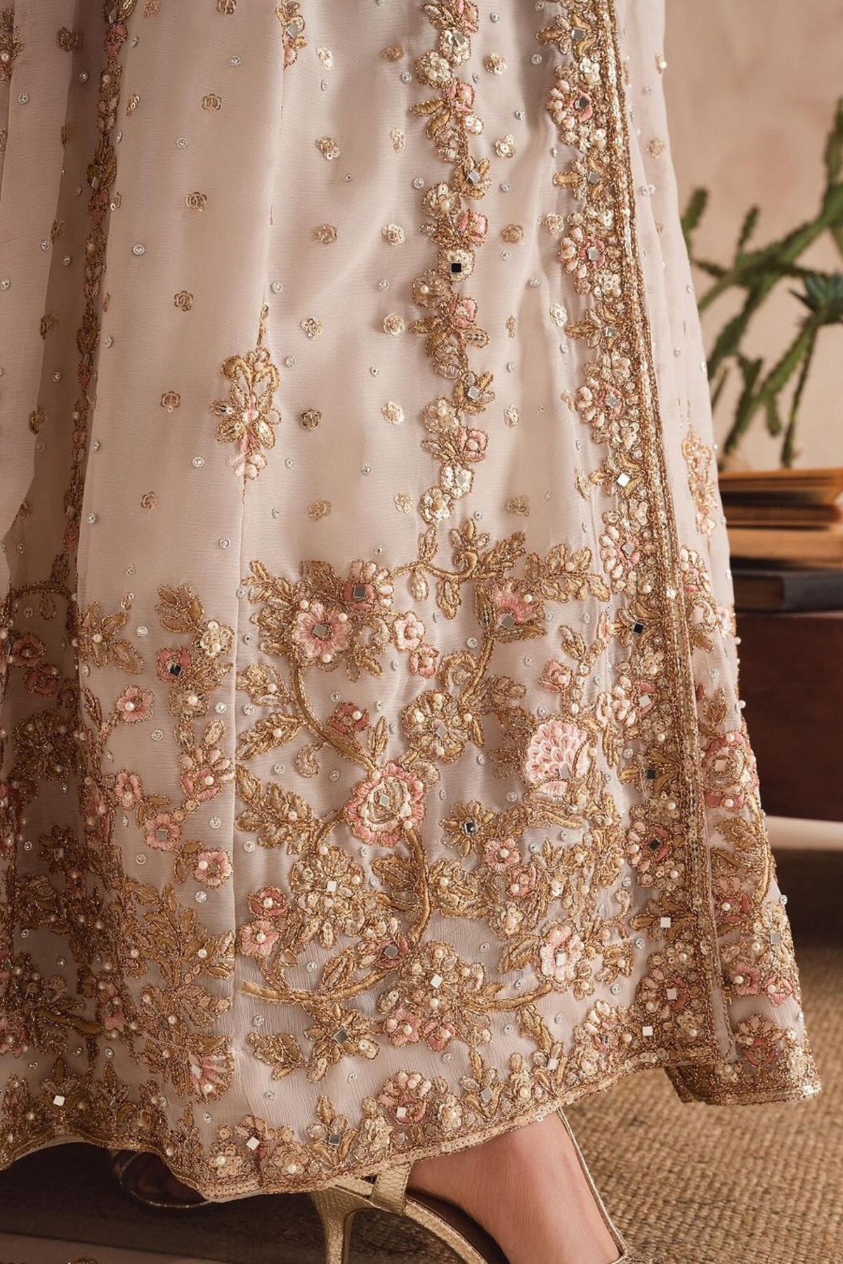 Pakistani Ladies Wedding Outfits