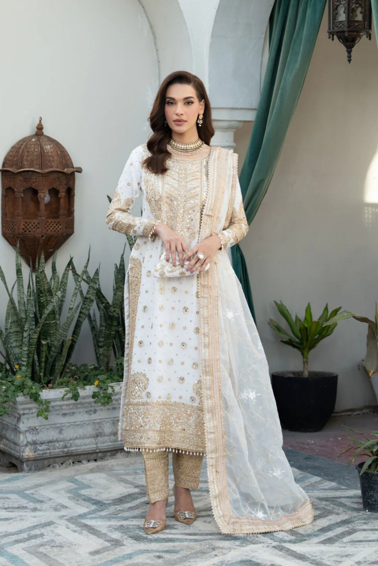 White chiffon dresses pakistani hotsell