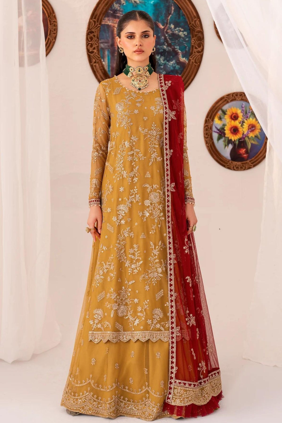 Pakistani Mehndi Wear Outfits