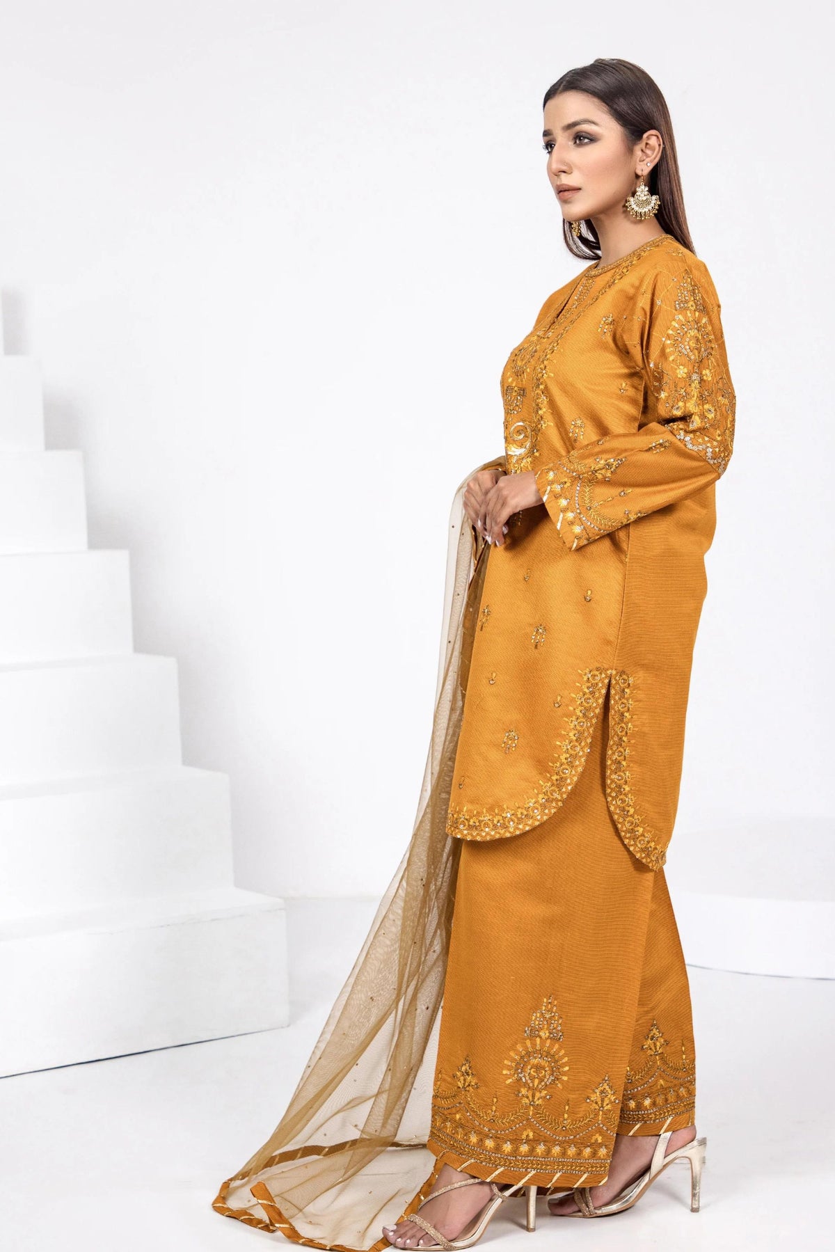 Mehndi Wear Wedding Dresses in UK