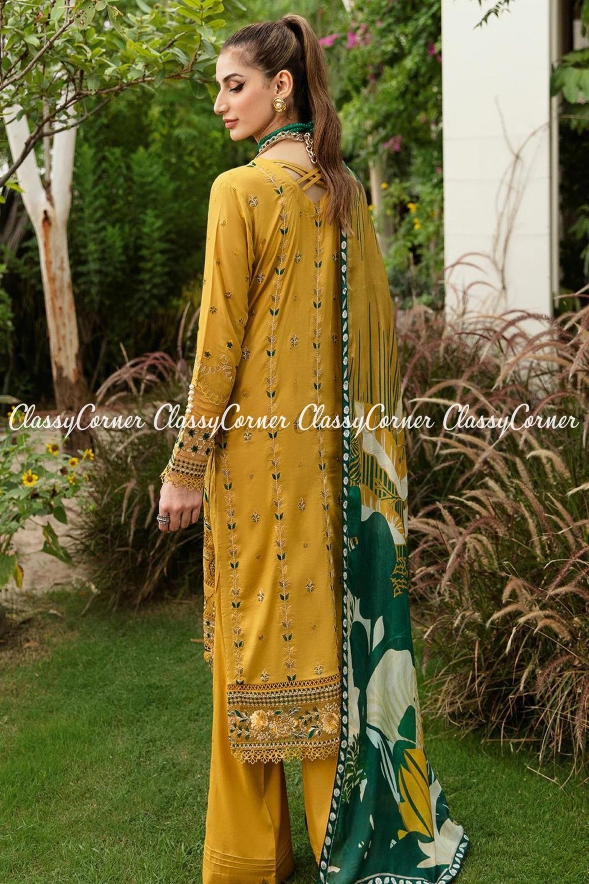 Pakistani Lawn Suit Online