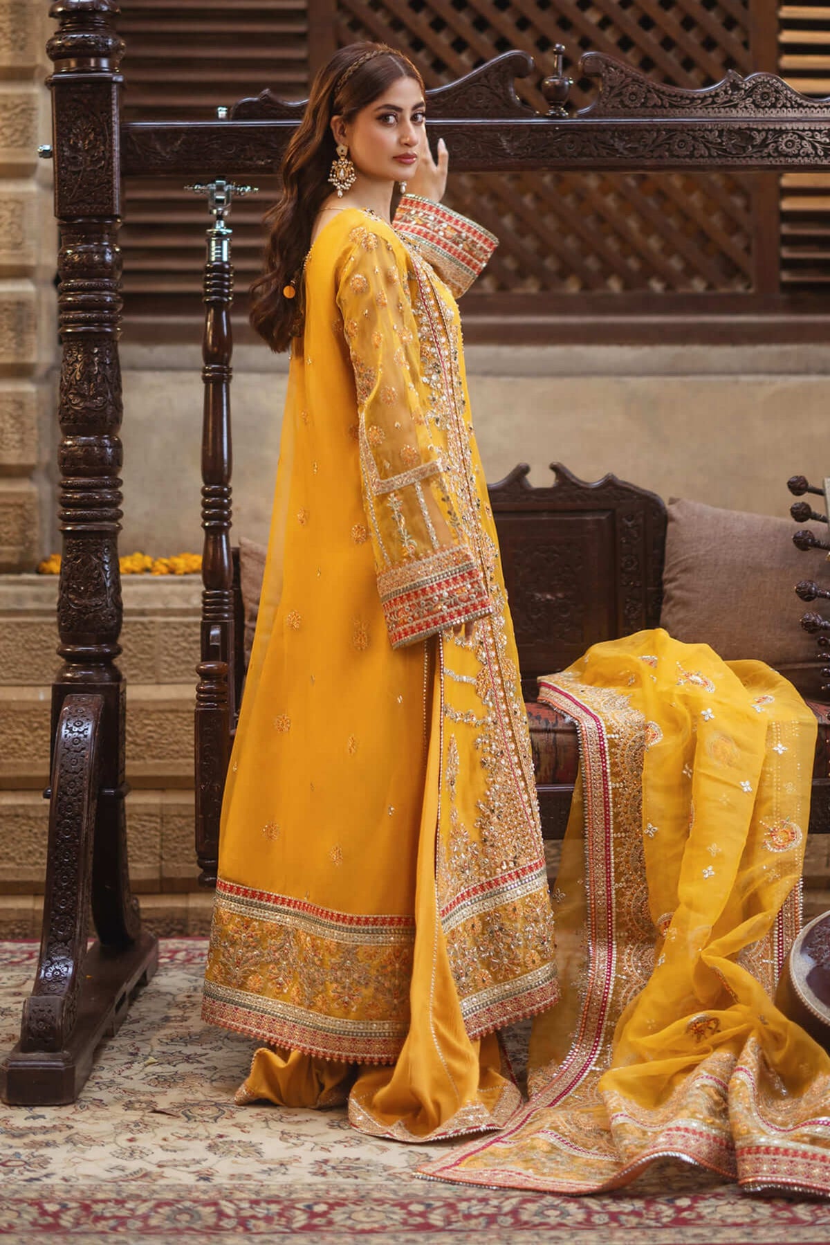 Traditional Pakistani Wedding Outfits