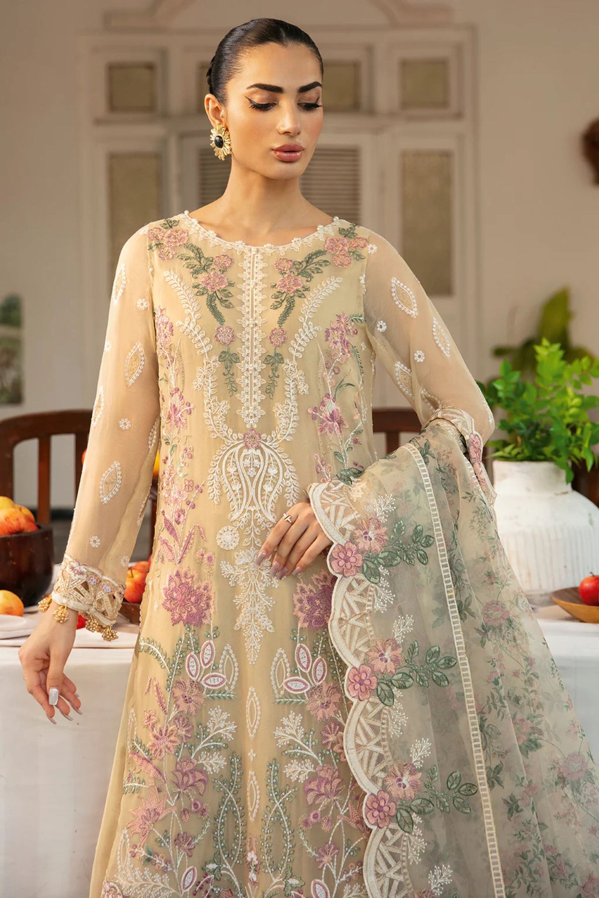 Best Pakistani Formal Wear Outfits 