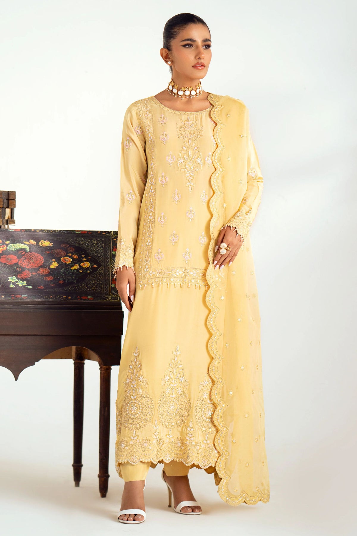 Party wear Suits For Pakistani Wedding Function