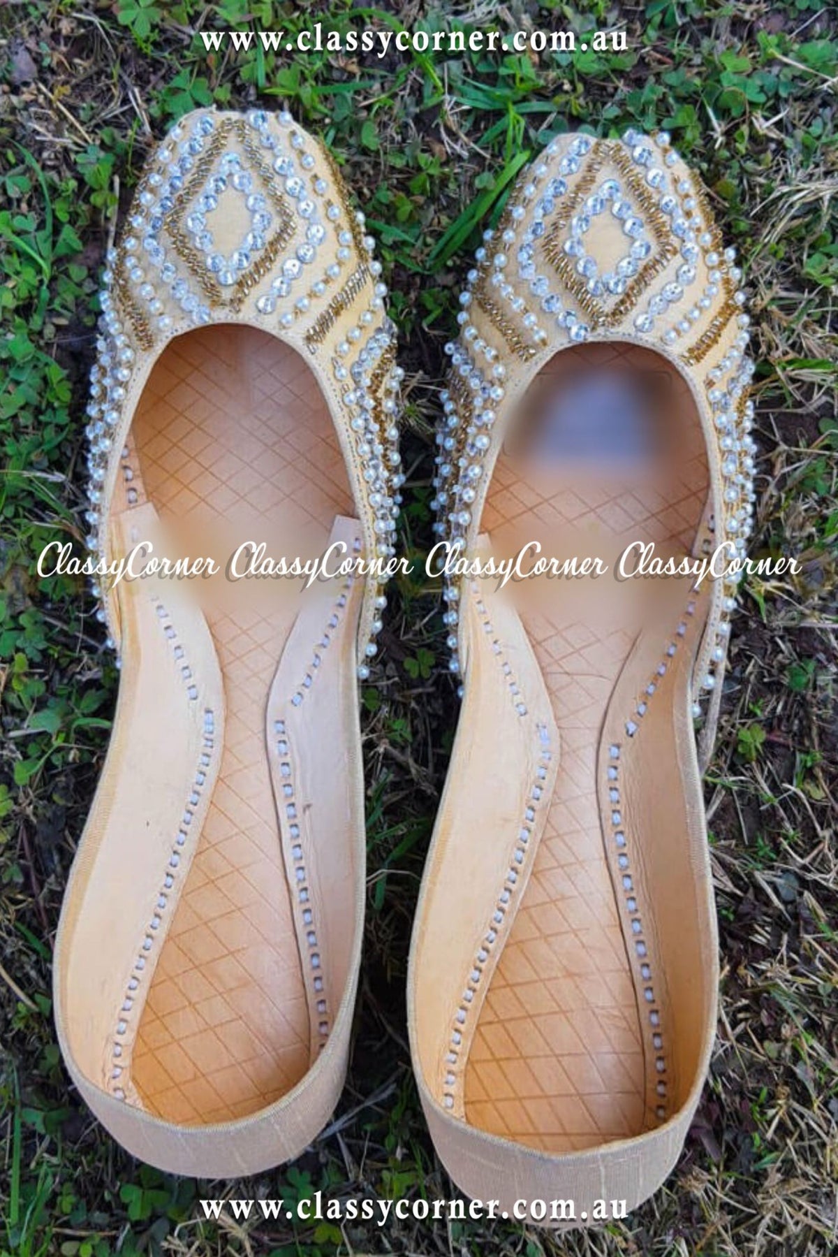 Embriodered Bridal Khussa - Classy Corner