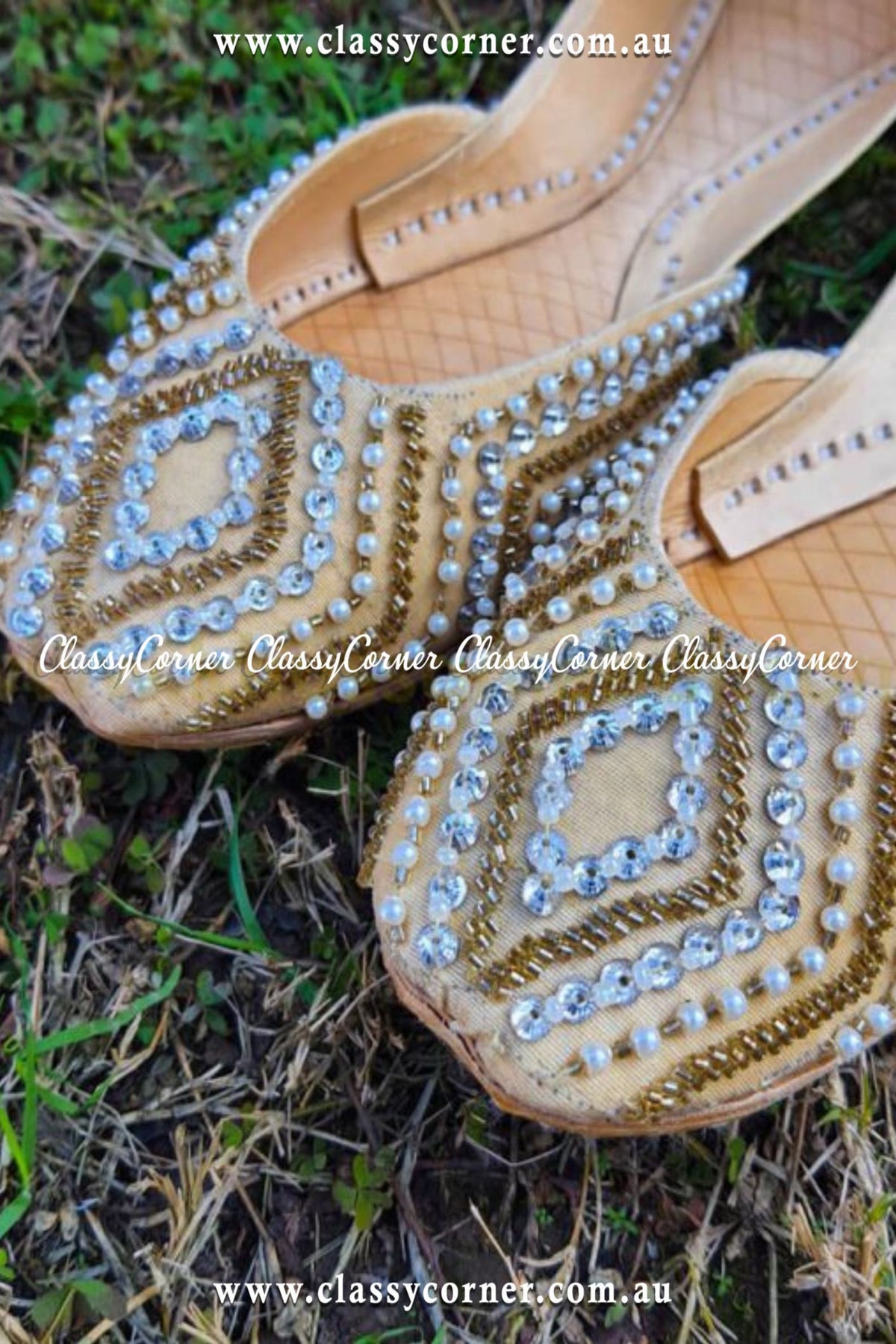 Embriodered Bridal Khussa - Classy Corner